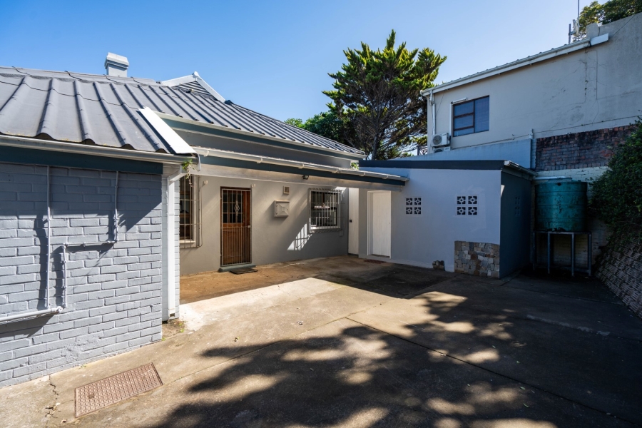 6 Bedroom Property for Sale in East Bank Eastern Cape